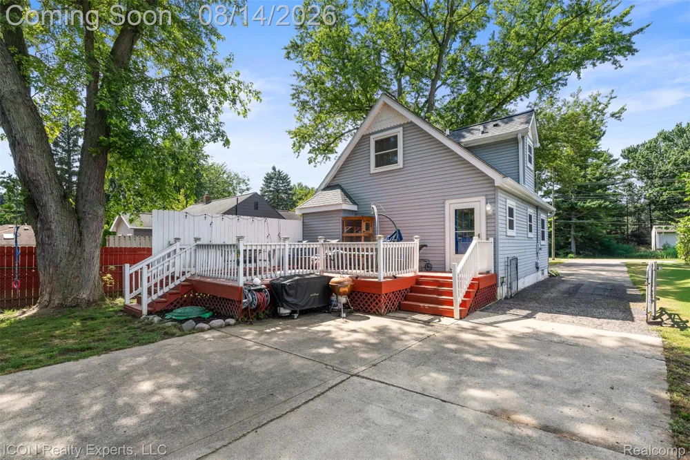 55875 Pontiac Trail Court Lyon Charter Township, MI 48165