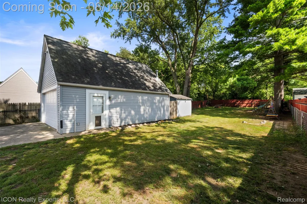 55875 Pontiac Trail Court Lyon Charter Township, MI 48165