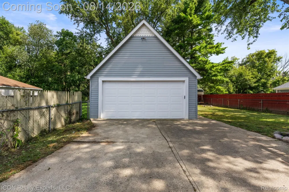 55875 Pontiac Trail Court Lyon Charter Township, MI 48165