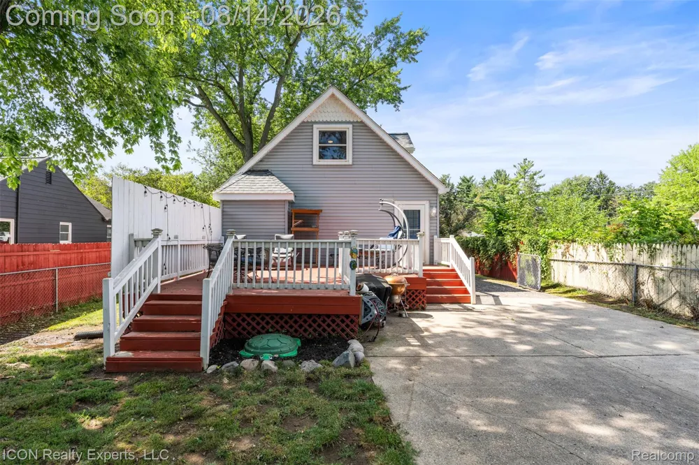55875 Pontiac Trail Court Lyon Charter Township, MI 48165