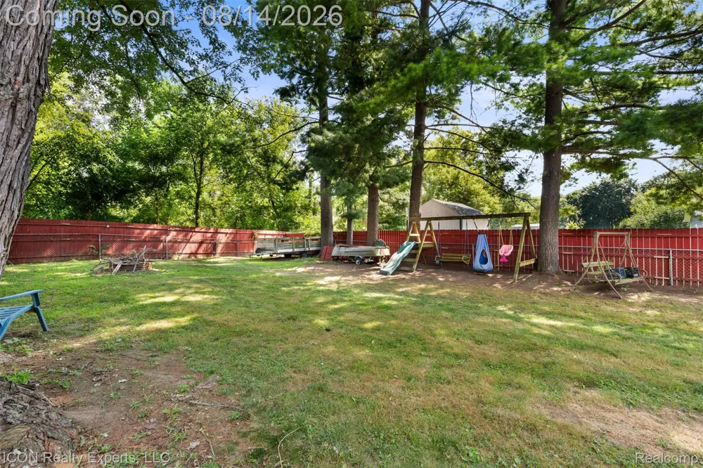 55875 Pontiac Trail Court Lyon Charter Township, MI 48165