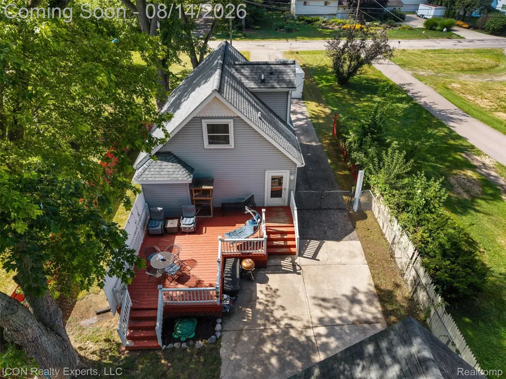 55875 Pontiac Trail Court Lyon Charter Township, MI 48165