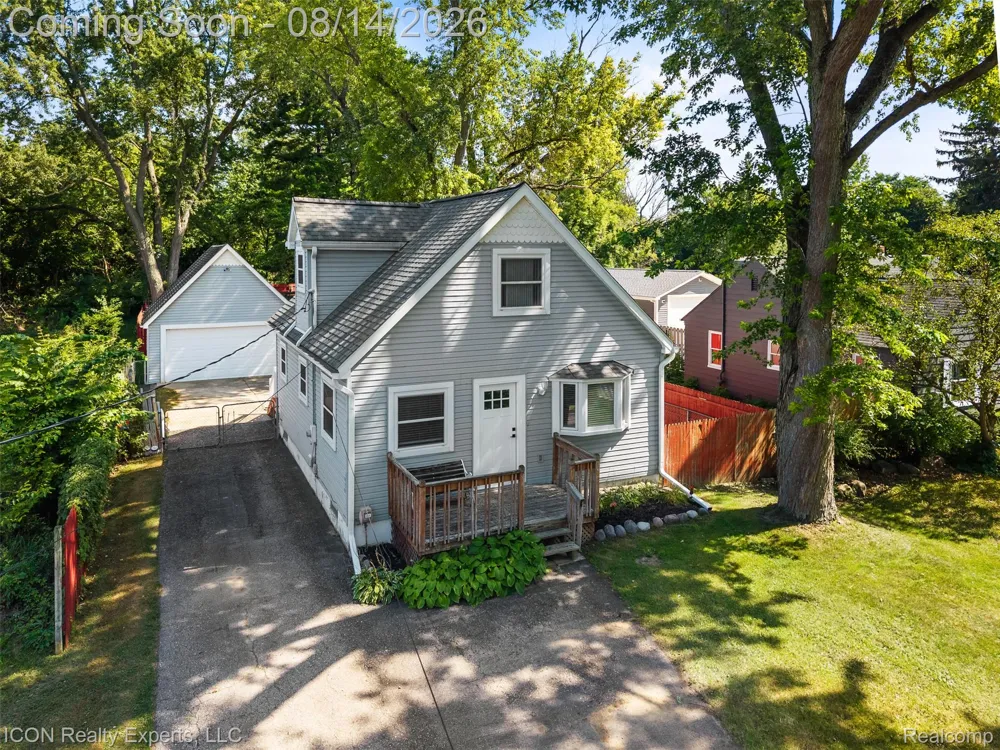55875 Pontiac Trail Court Lyon Charter Township, MI 48165