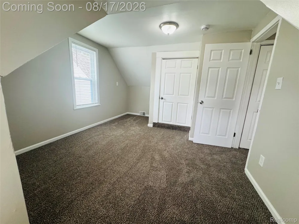20195 Westhampton Avenue Southfield City, MI 48075