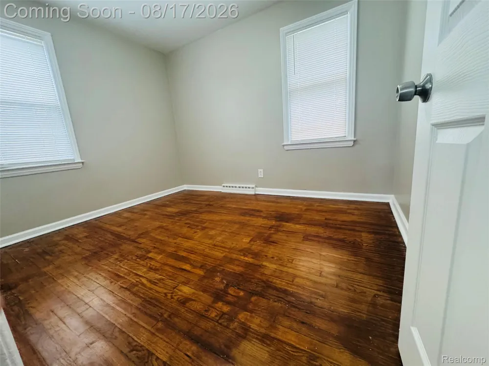 20195 Westhampton Avenue Southfield City, MI 48075