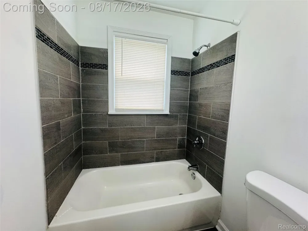 20195 Westhampton Avenue Southfield City, MI 48075