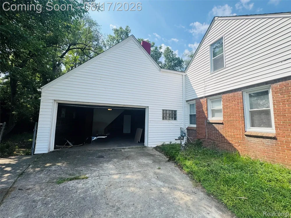 20195 Westhampton Avenue Southfield City, MI 48075