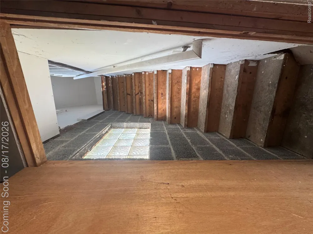 20195 Westhampton Avenue Southfield City, MI 48075