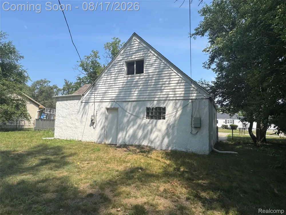 20195 Westhampton Avenue Southfield City, MI 48075