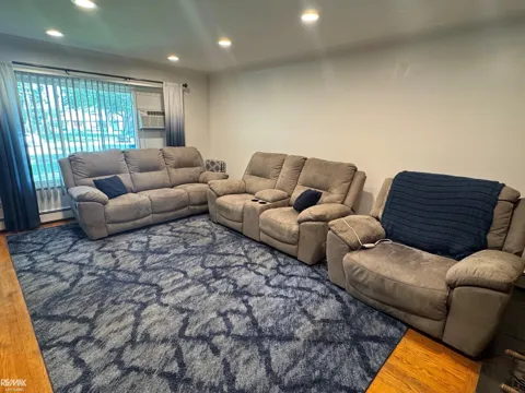29210 Geraldine Court