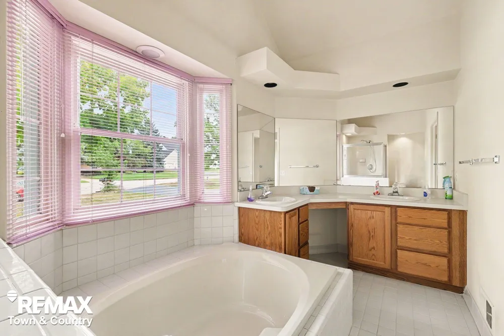 4127 Split Rail Lane Fenton Charter Township, MI 48430