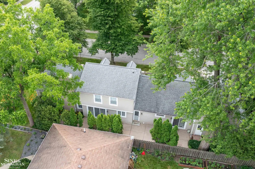 20675 Morningside Drive Grosse Pointe Woods City, MI 48236