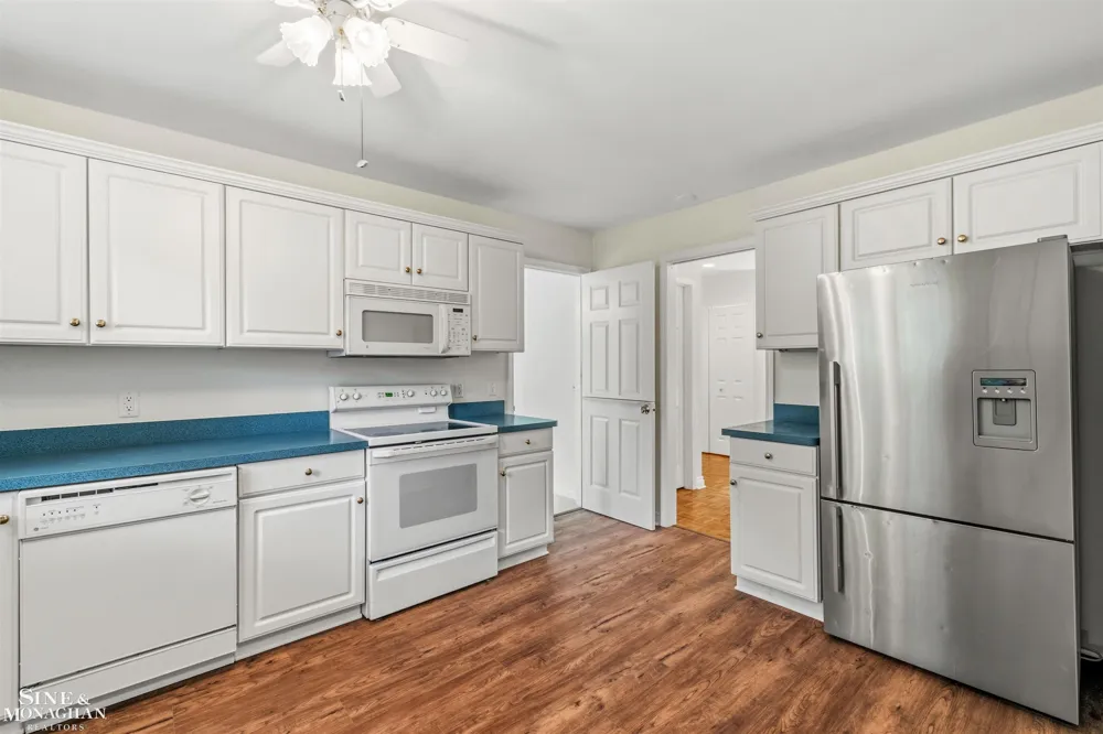 20675 Morningside Drive Grosse Pointe Woods City, MI 48236