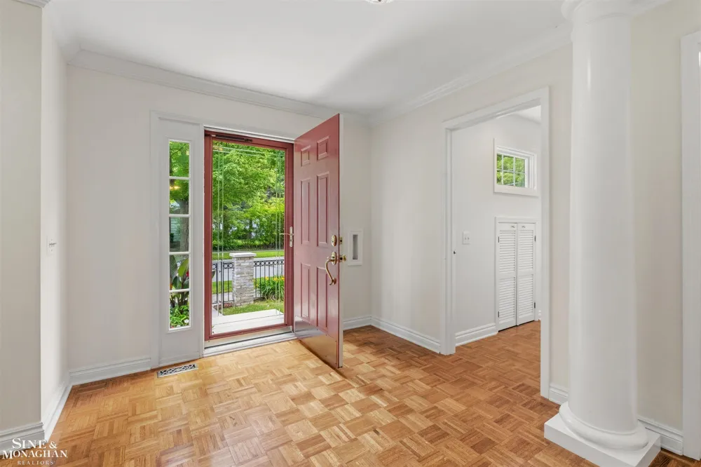 20675 Morningside Drive Grosse Pointe Woods City, MI 48236
