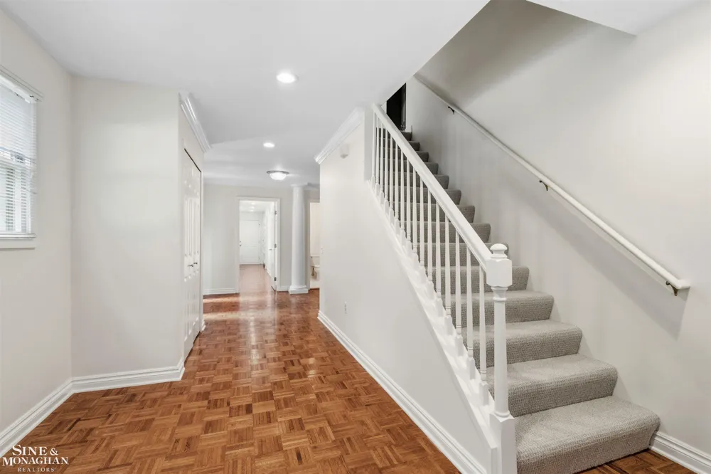 20675 Morningside Drive Grosse Pointe Woods City, MI 48236