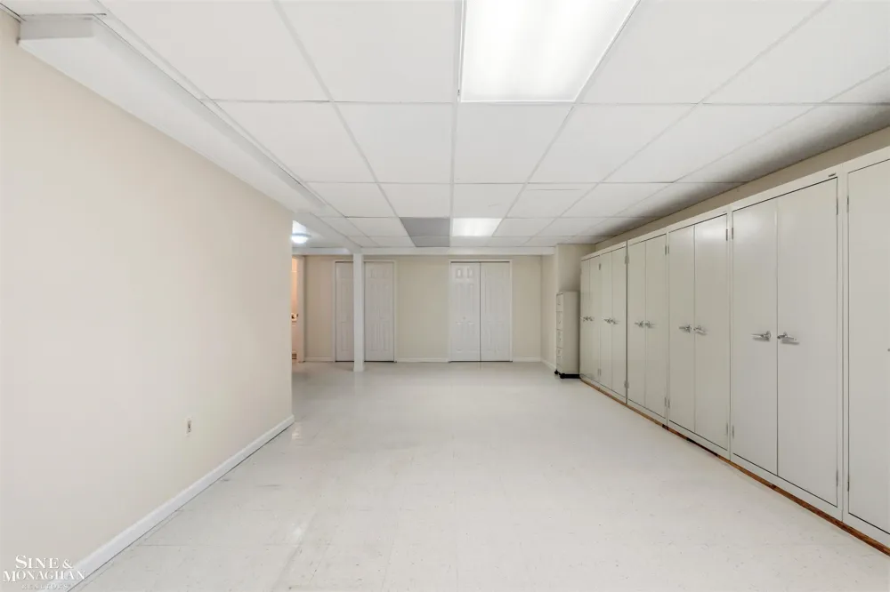 20675 Morningside Drive Grosse Pointe Woods City, MI 48236