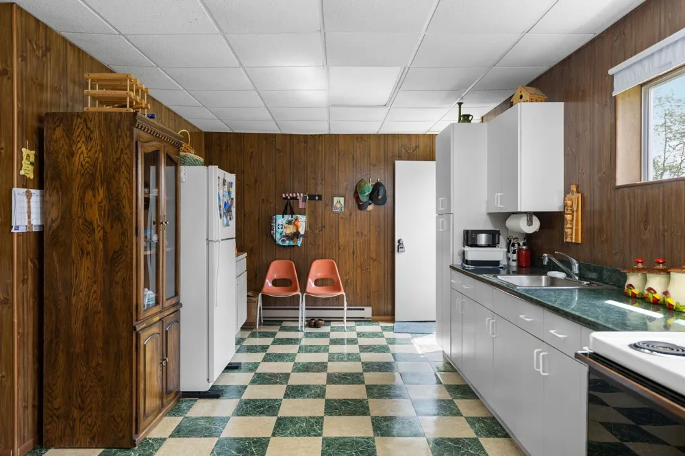 6726 S Snyder Road, SW Springfield Township, MI 49633
