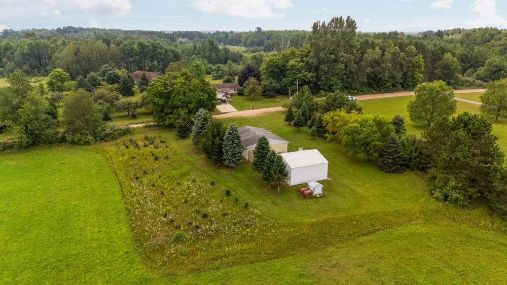 6726 S Snyder Road, SW Springfield Township, MI 49633