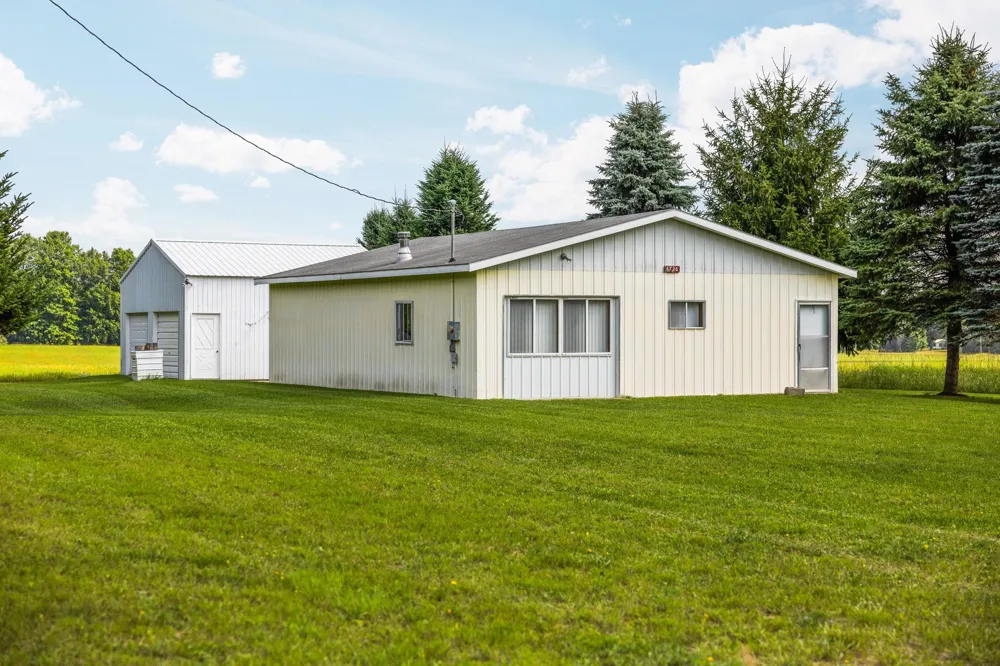 6726 S Snyder Road, SW Springfield Township, MI 49633