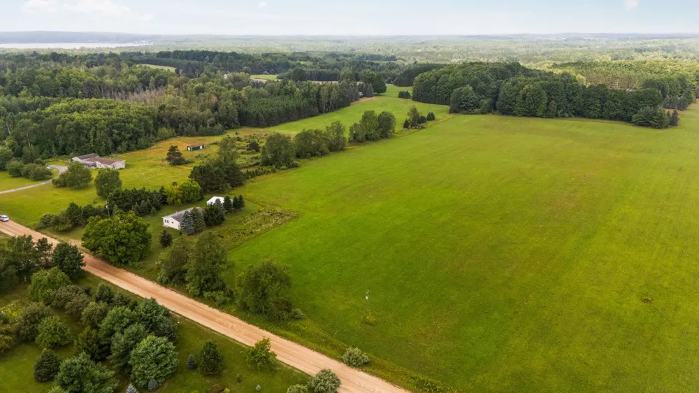 6726 S Snyder Road, SW Springfield Township, MI 49633