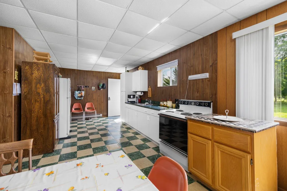 6726 S Snyder Road, SW Springfield Township, MI 49633