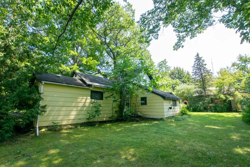 1304 S Richter Road Suttons Bay Township, MI 49682