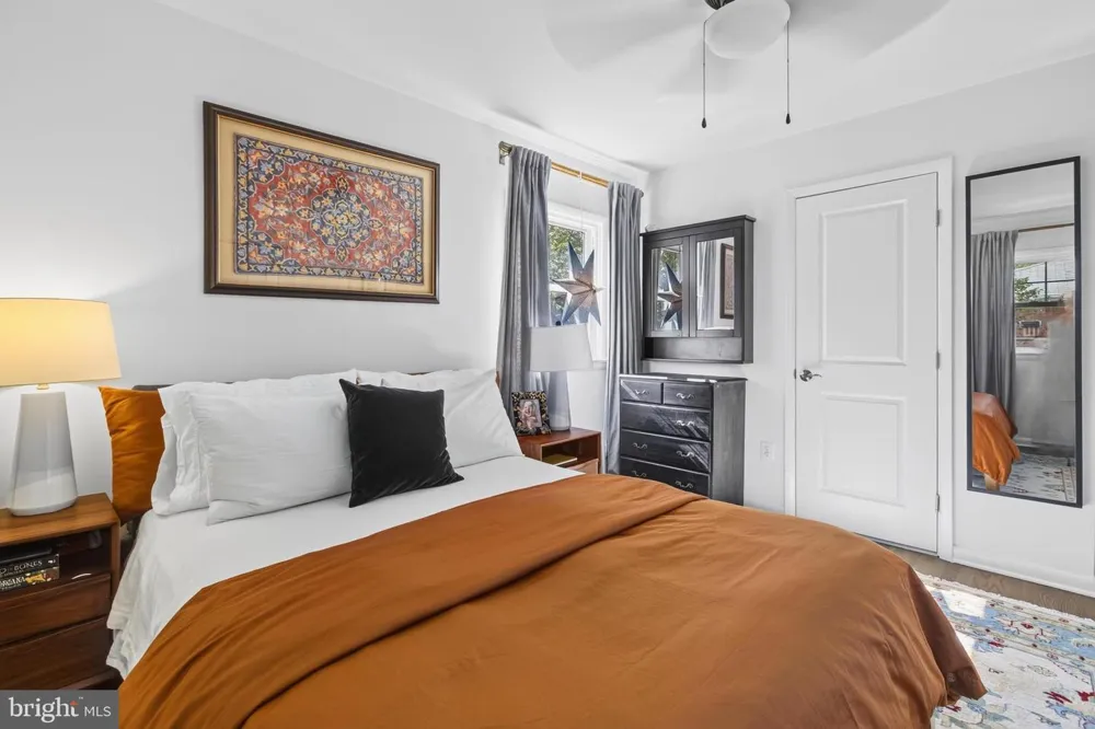 1015 WOODS PLACE Alexandria, VA 22302