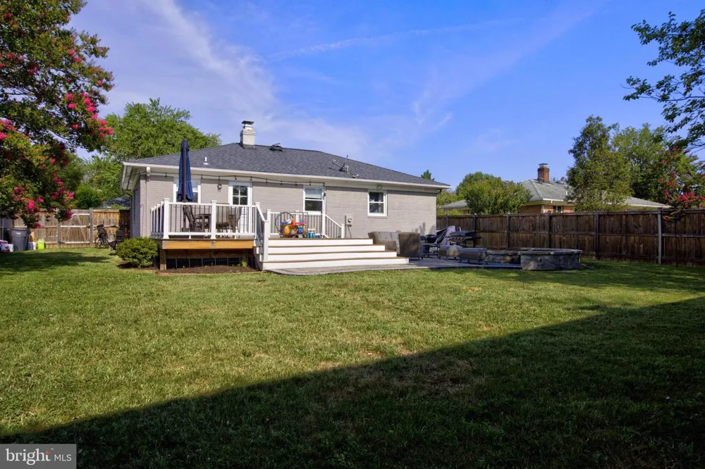 1015 WOODS PLACE Alexandria, VA 22302