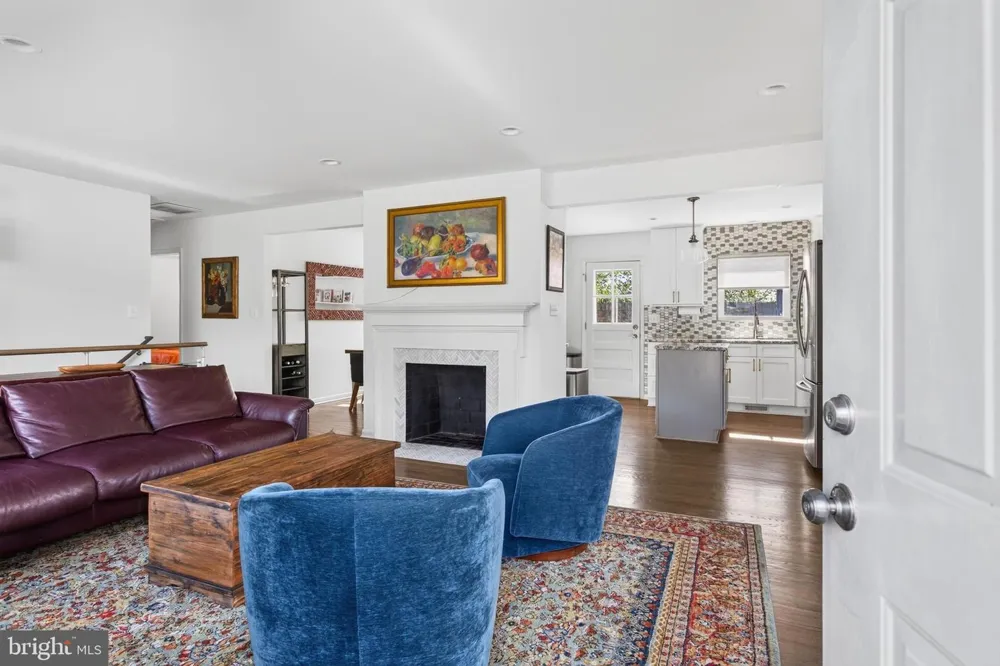 1015 WOODS PLACE Alexandria, VA 22302