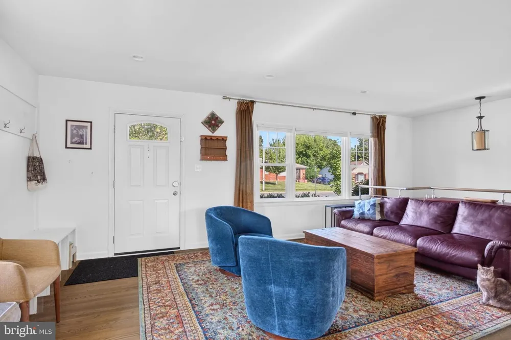 1015 WOODS PLACE Alexandria, VA 22302