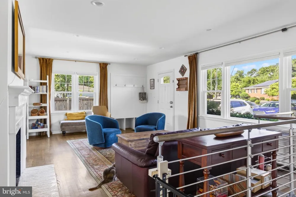 1015 WOODS PLACE Alexandria, VA 22302