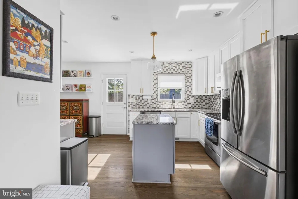 1015 WOODS PLACE Alexandria, VA 22302