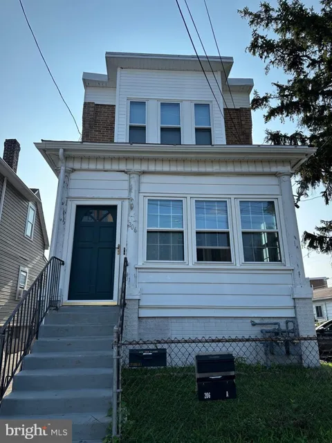 206 SAUDE AVENUE