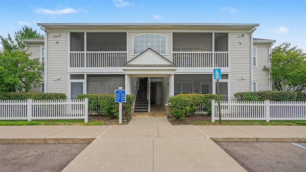 2654 S Knightsbridge Circle Ann Arbor, MI 48105