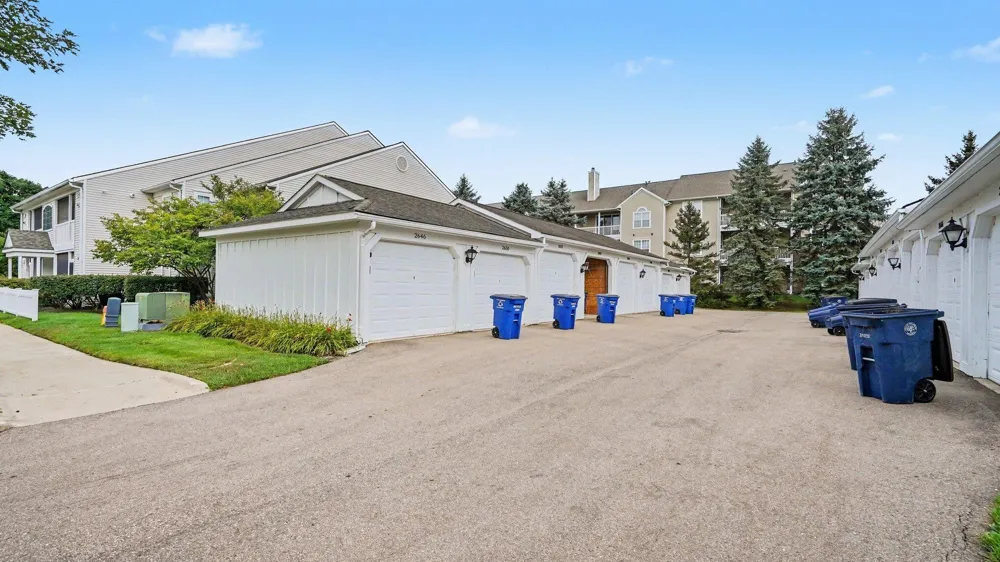 2654 S Knightsbridge Circle Ann Arbor, MI 48105