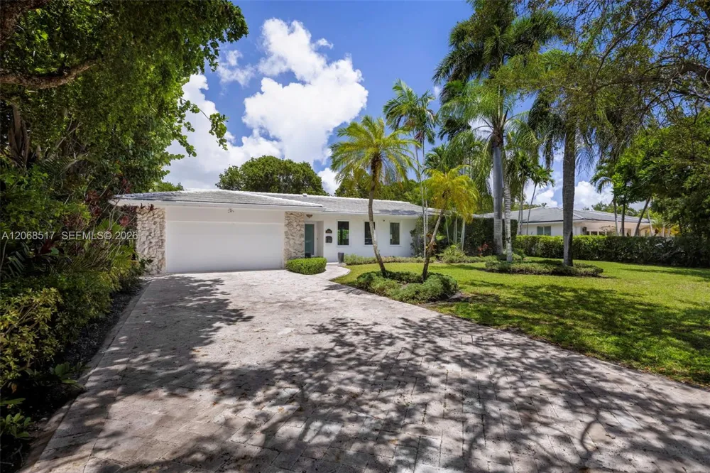 1121 Hardee Rd #1121 Coral Gables, FL 33146