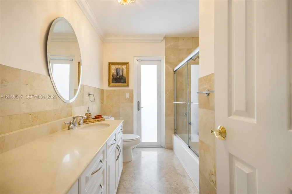 1121 Hardee Rd #1121 Coral Gables, FL 33146