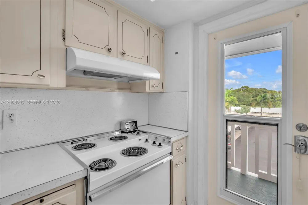 1100 SW 12th St #309 Fort Lauderdale, FL 33315