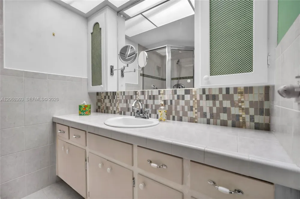 1100 SW 12th St #309 Fort Lauderdale, FL 33315