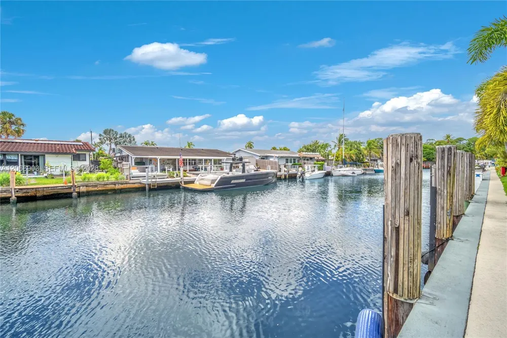 1100 SW 12th St #309 Fort Lauderdale, FL 33315