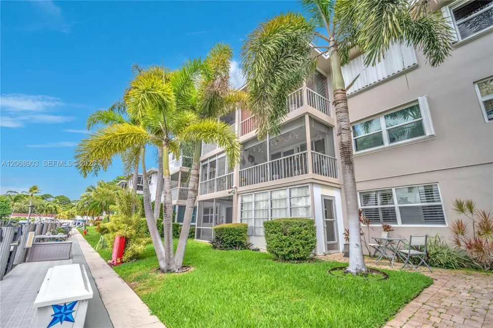 1100 SW 12th St #309 Fort Lauderdale, FL 33315