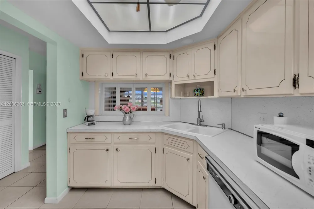 1100 SW 12th St #309 Fort Lauderdale, FL 33315