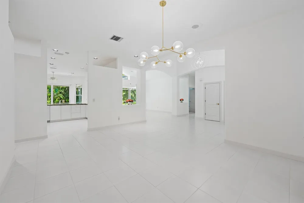 18504 SE Heritage Oaks Lane Jupiter, FL 33469