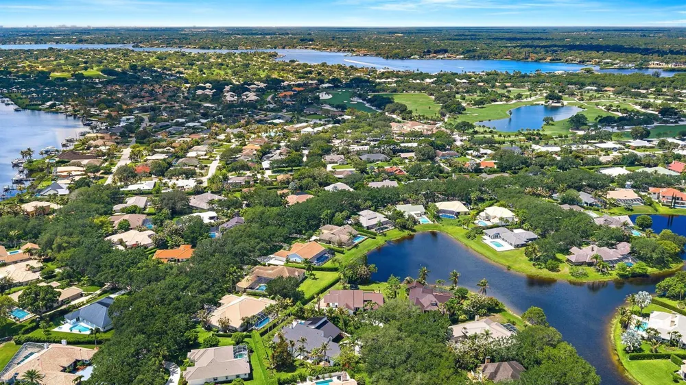 18504 SE Heritage Oaks Lane Jupiter, FL 33469
