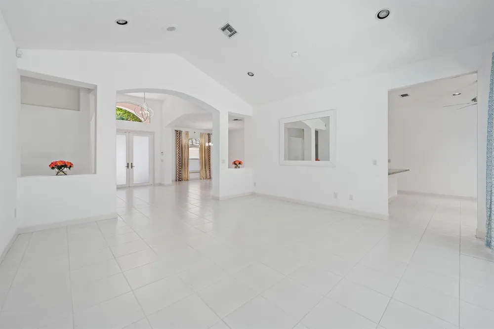 18504 SE Heritage Oaks Lane Jupiter, FL 33469