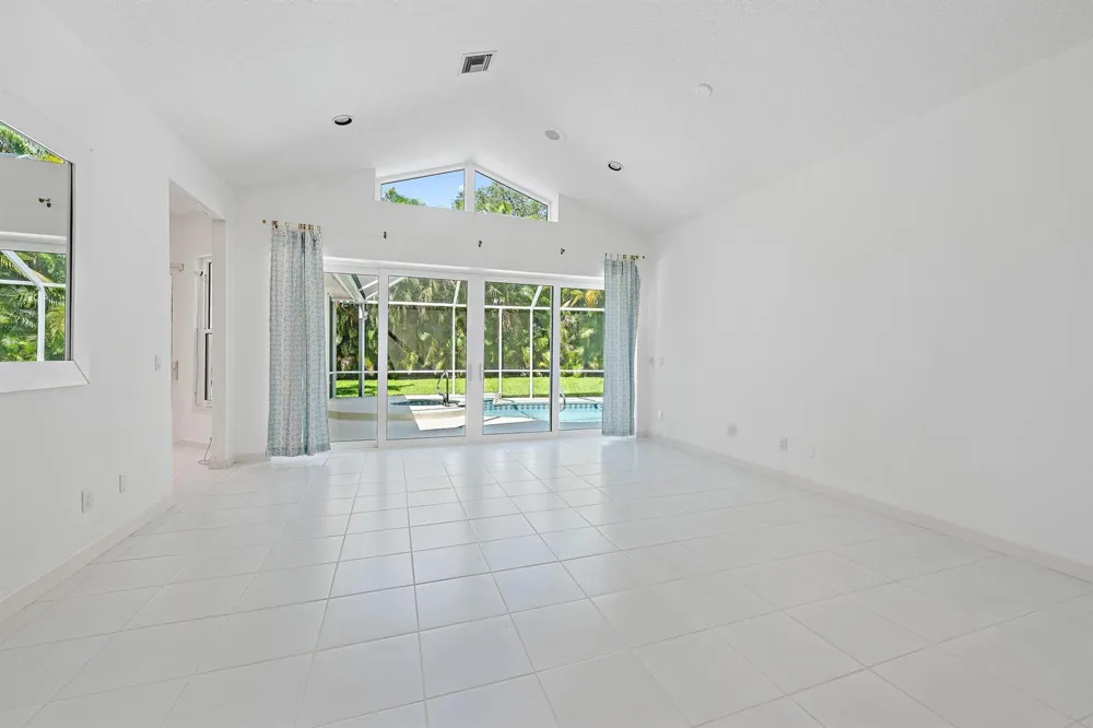 18504 SE Heritage Oaks Lane Jupiter, FL 33469