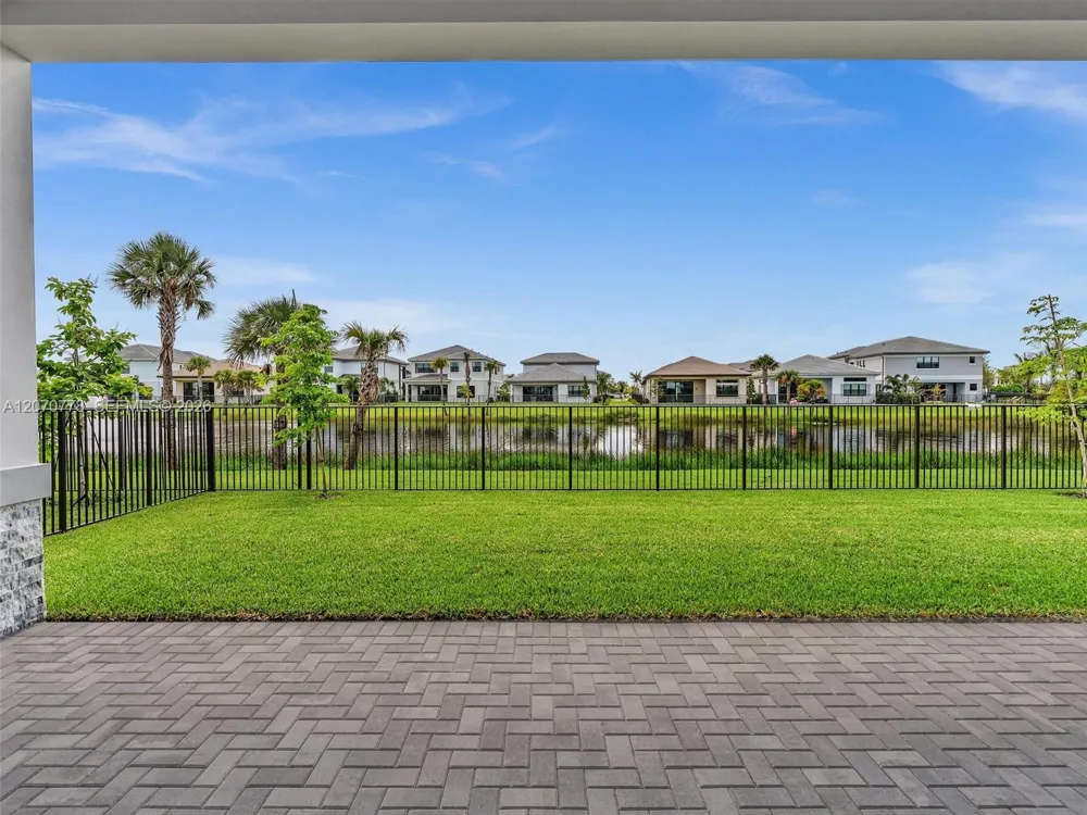 10032 Stockrun Dr Palm Beach Gardens, FL 33412