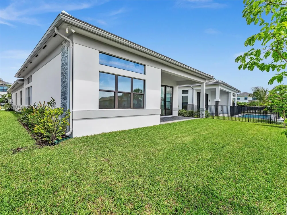 10032 Stockrun Dr Palm Beach Gardens, FL 33412