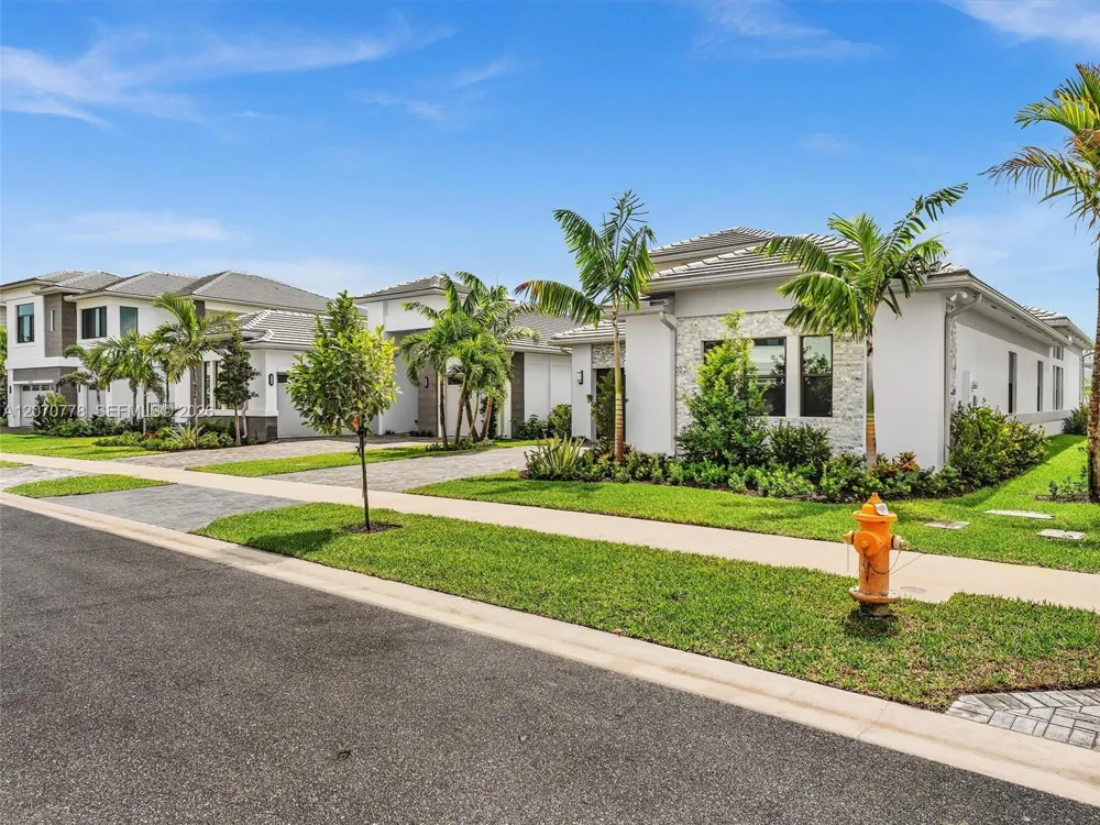 10032 Stockrun Dr Palm Beach Gardens, FL 33412