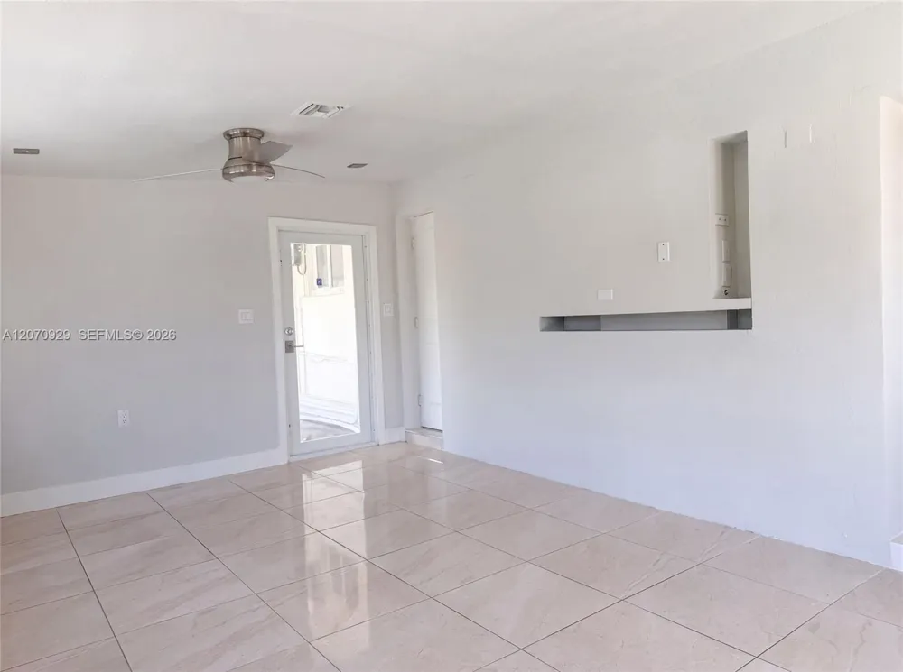 6200 SW 109th Ave Miami, FL 33173
